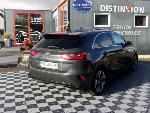 KIA CEE'D KIA CEE'D SW GRISE-002.jpg